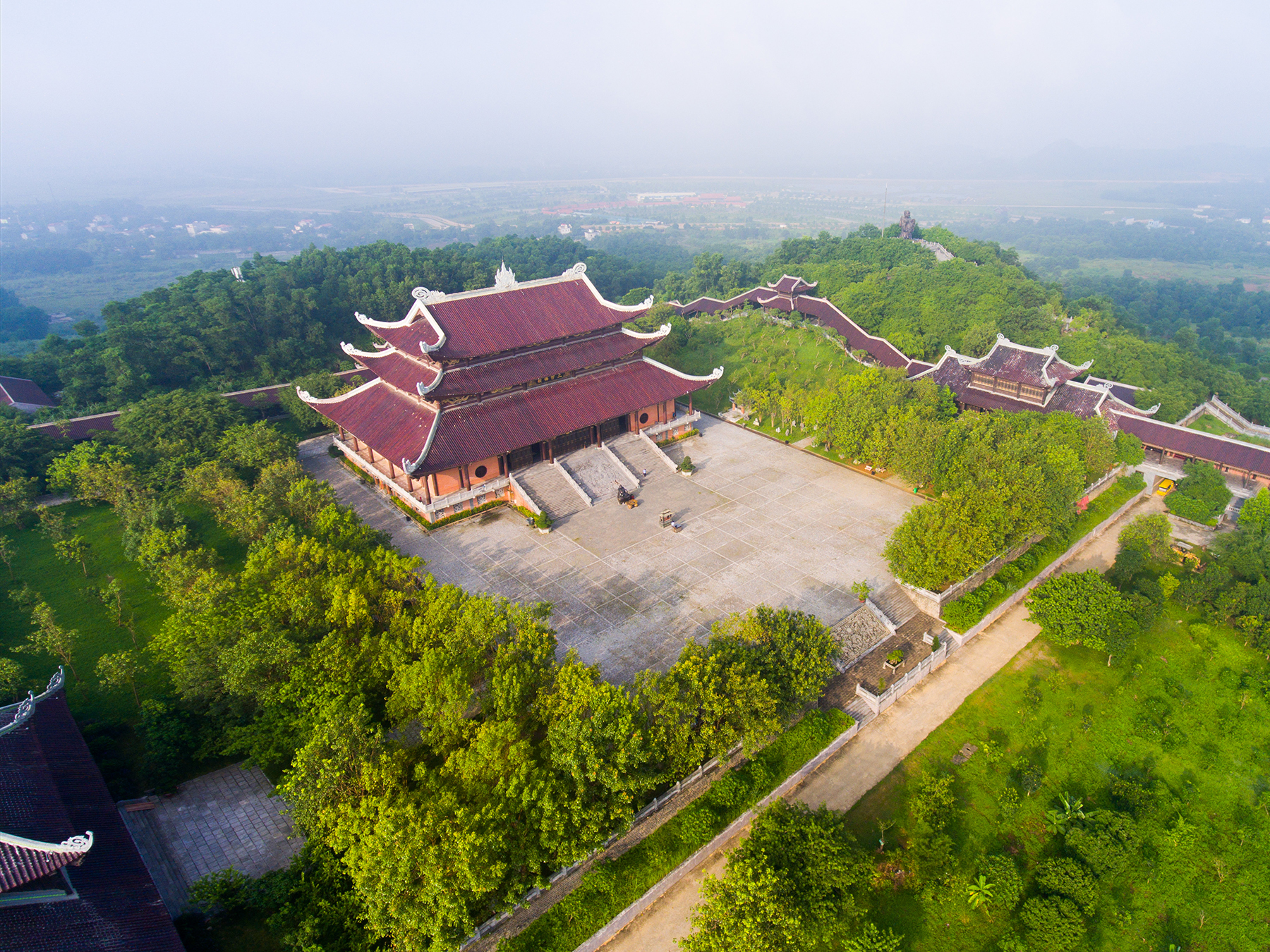 Tour Ninh Bình 1N: Chùa Bái Đính - Khu sinh thái Tràng An, xe Limousine