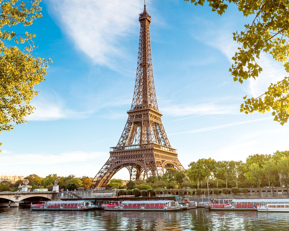 Tour du lịch Paris của You & Me Travel 2023/2024 201494