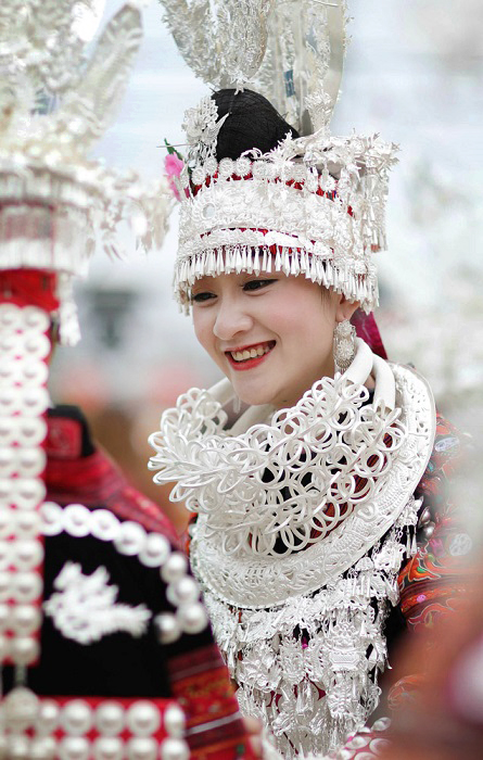 Khám phá văn hóa người Miêu ở Phượng Hoàng Cổ Trấn -