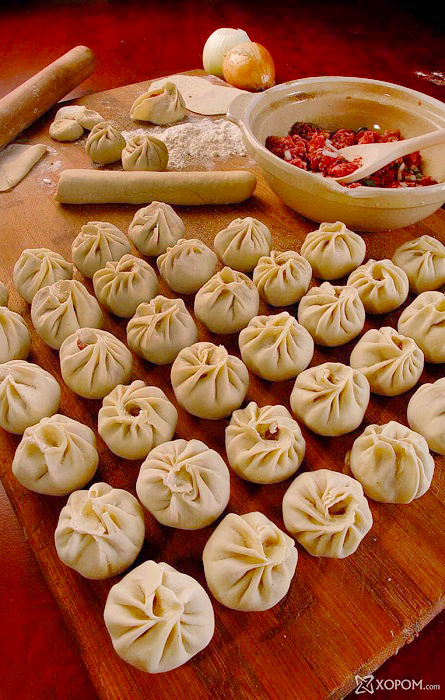 Du lịch Mông Cổ ăn gì - Bánh bao Buzz. Ảnh: Zaya Ariuna