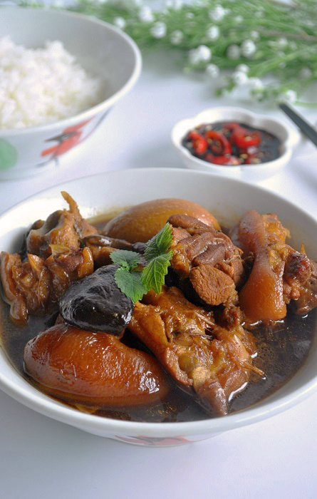 Ăn gì ở Chiangmai - Khao Kha Moo là món chân giò hầm. Ảnh: sưu tầm.