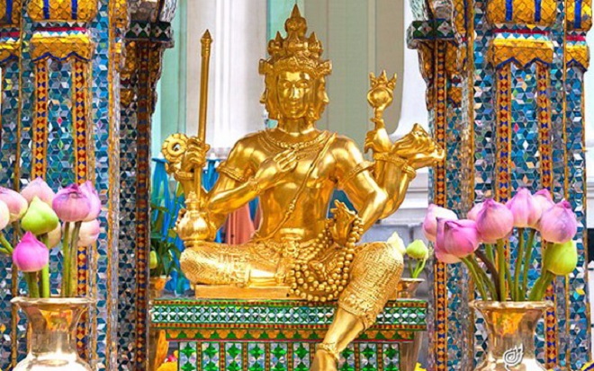 Tượng phật bốn mắt nổi tiếng tại Thái Lan