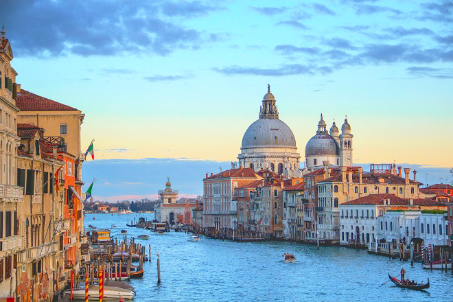 10 trải nghiệm kỳ thú cho chuyến du lịch nước Ý của bạn - Thành phố Venice xinh đẹp bên mặt nước. Ảnh: Unsplash