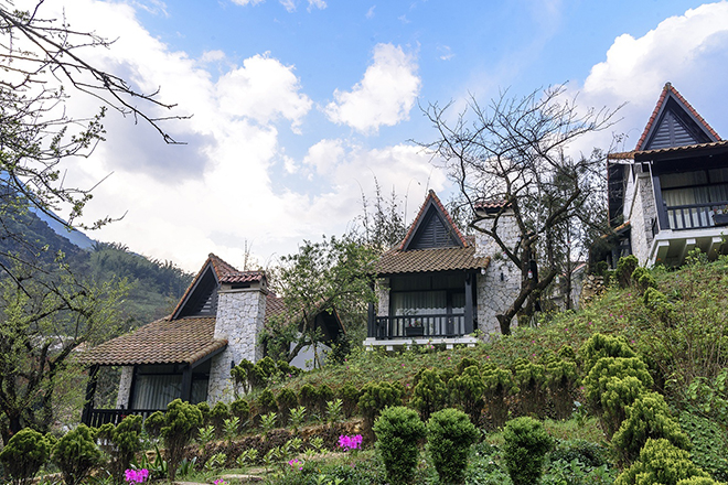 Kinh nghiệm du lịch Sapa tháng 9 ở các khu nghỉ dưỡng sang chảnh - Khu nghỉ Sapa Jade Hill Resort nằm giữa rừng lê, rừng mận thơ mộng. Ảnh: Travel Deals