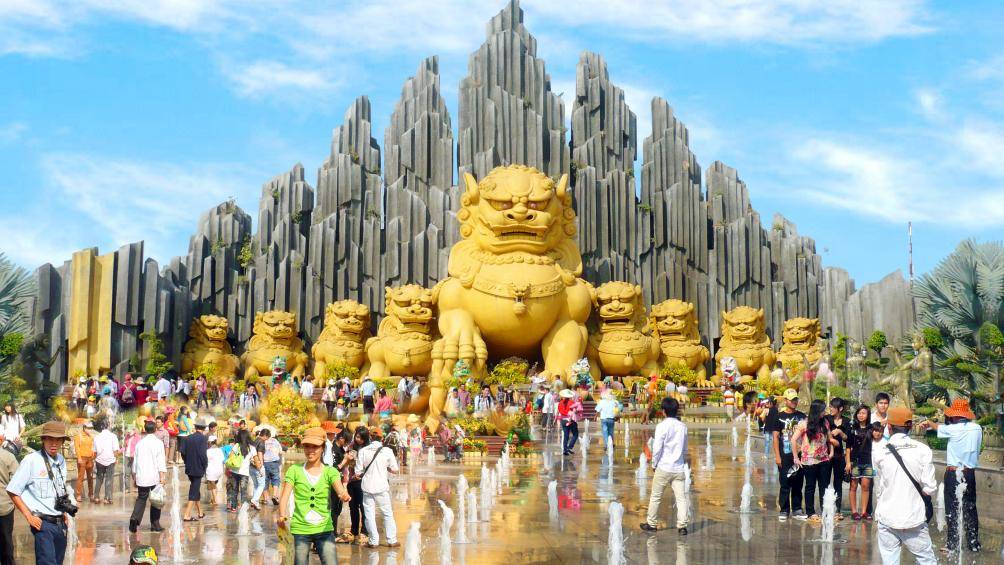 Top công viên giải trí Việt Nam - Mỗi năm Suối Tiên đón khoảng 4,5 triệu lượt khách tham quan. Ảnh: baogiaothong.vn