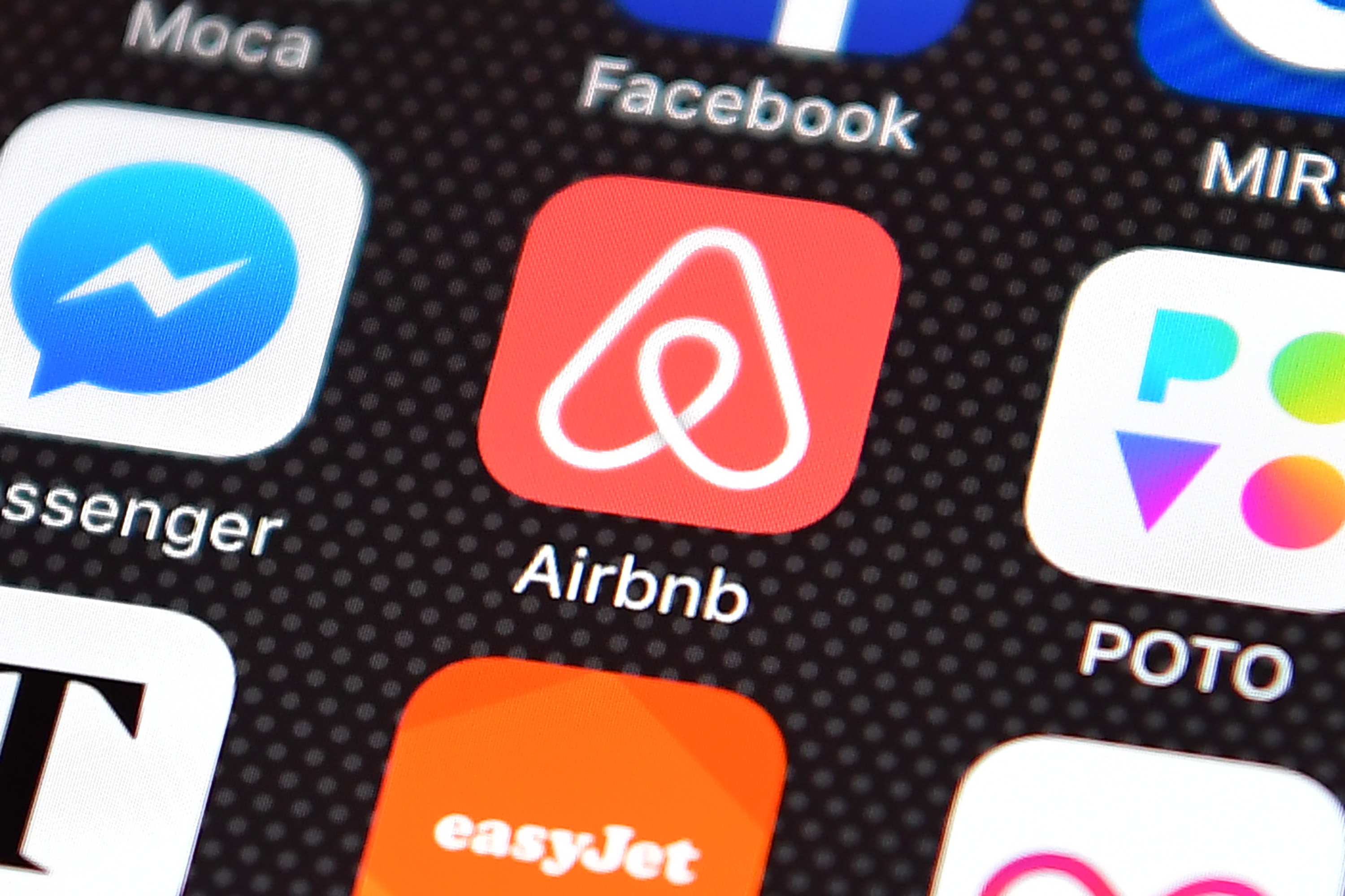 8 app du lịch tiện ích trong máy - Dân mê du lịch thì nên tải ngay Airbnb về máy đi nhé. Ảnh: time.com