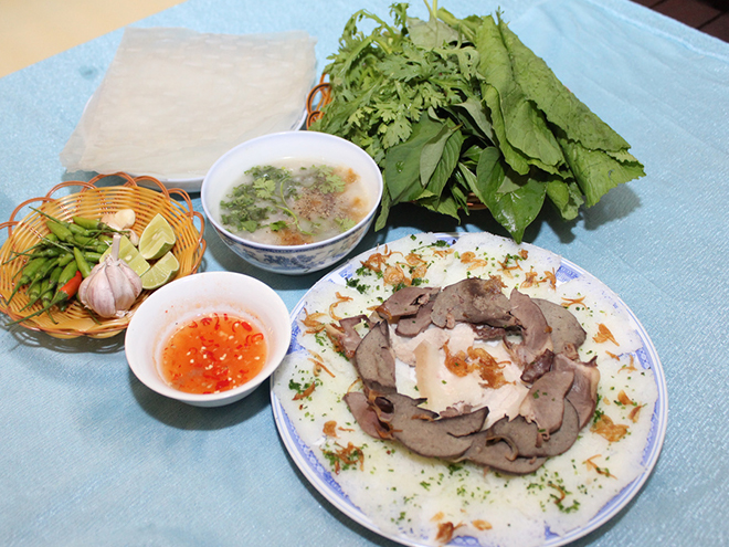 Kinh nghiệm du lịch Phú Yên - Bánh hỏi lòng heo. Ảnh: Voz