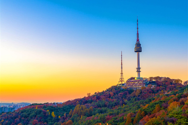 Du lịch bụi Seoul ở Hàn Quốc - Chuyến du lịch bụi ở Hàn Quốc chắc chắn không thể thiếu điểm check in trên núi Namsan. Ảnh: Shutterstock
