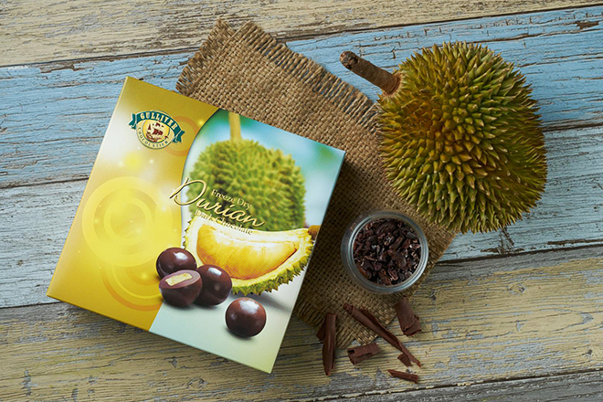 Đi du lịch Malaysia mua gì về làm quà? - Chocolate sầu riêng có hương vị độc đáo, hấp dẫn, pha trộn giữa chocolate ngọt và sầu riêng thơm nồng. Ảnh: Benns Chocolate