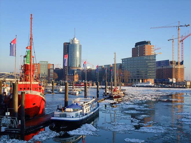Du lịch Hamburg Đức - Du lịch Hamburg Đức không thể bỏ qua giao thông đường thủy. Ảnh: Unsplash
