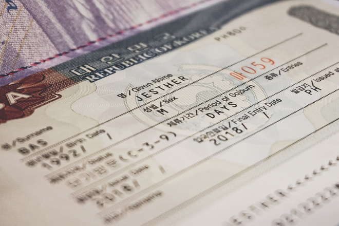 visa du lịch Hàn Quốc - Cần chuẩn bị đầy đủ giấy tờ cần thiết trước khi xin visa. Ảnh: Adventures of Jesther