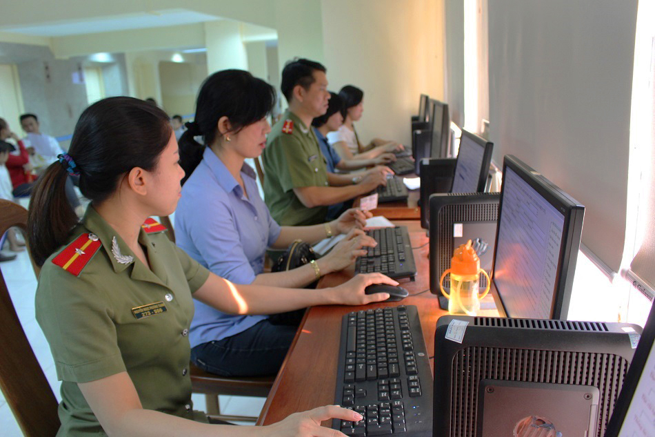 Thủ tục làm hộ chiếu - 2 cơ sở để du khách thực hiện thủ tục làm hộ chiếu. Ảnh: PQLXNC