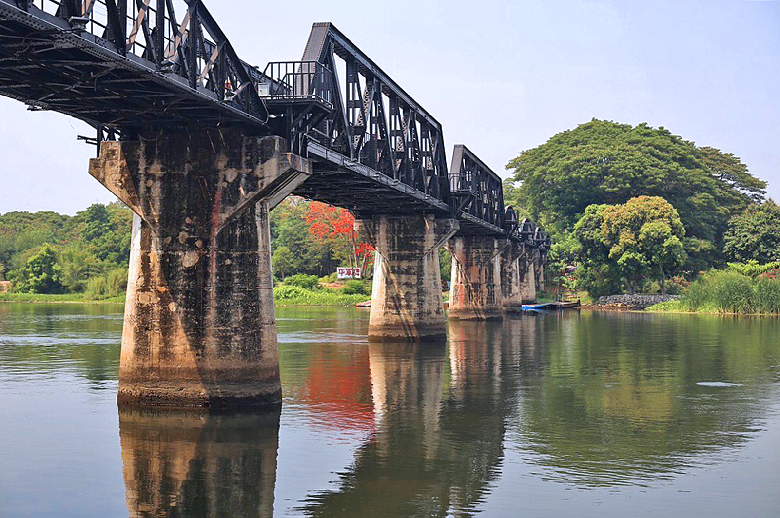 Cầu sông Kwai - Bridge over the River Kwai - Kanchanaburi - Thái Lan