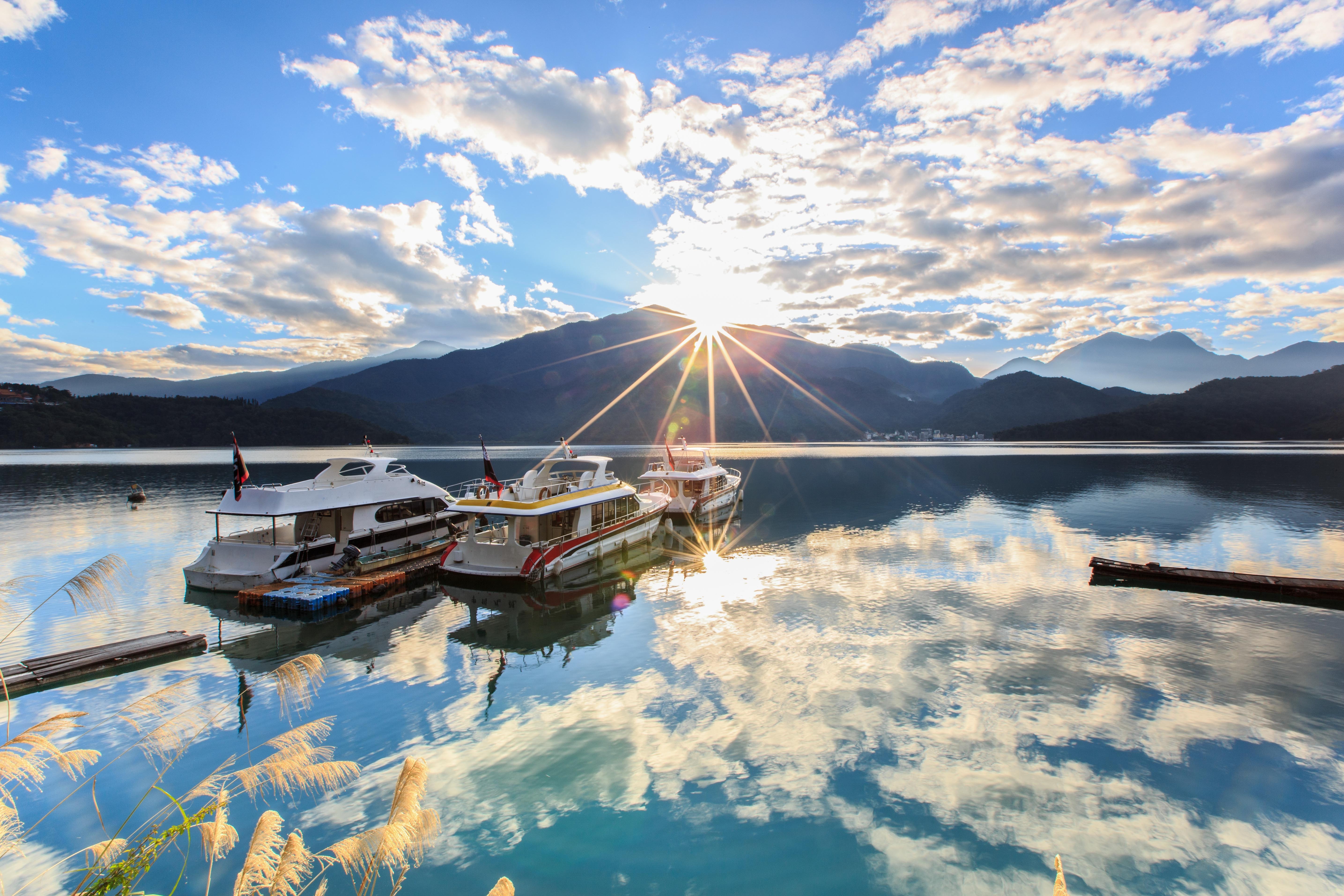 Hồ Nhật Nguyệt - Sun Moon Lake | Yeudulich