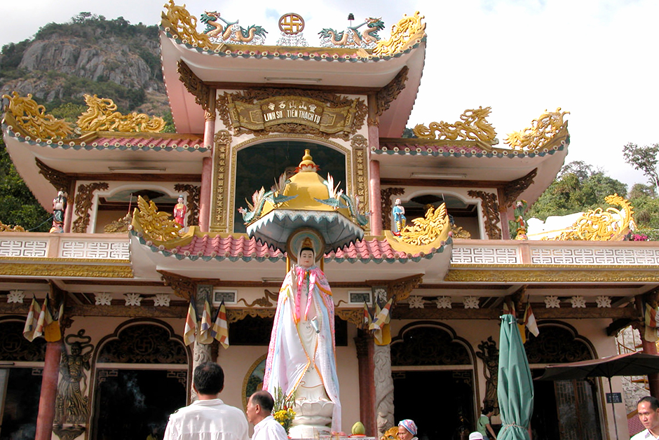 Miếu bà Phi Yến - Lady Phi Yen Temple | Yeudulich