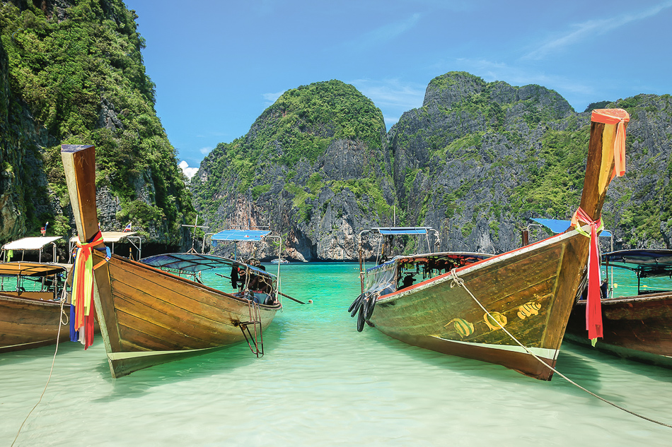Đi du lịch Phuket đừng bỏ lỡ 5 trải nghiệm thú vị sau - Du thuyền vịnh Phang Nga là một hoạt động hấp dẫn không nên bỏ qua khi đi du lịch Phuket. Nguồn: baomoi.com