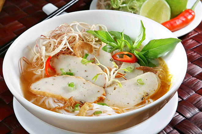 Bánh canh chả cá thơm ngon, hương vị đặc trưng, khác hẳn với các loại bánh canh khác. Ảnh: Jamja